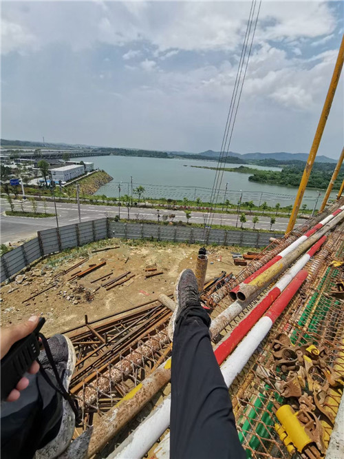 泰宁县作业中发生设备损坏或人员意外，责任怎么划分？